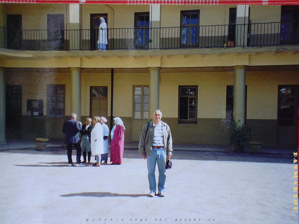 oran 2005 jules esteve cour ecole lamoriciere.JPG -            